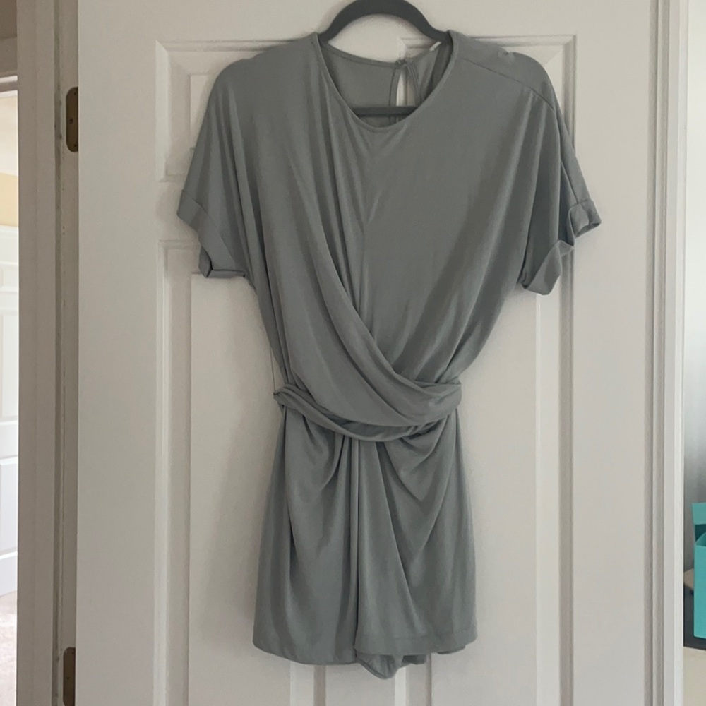 Size M, romper